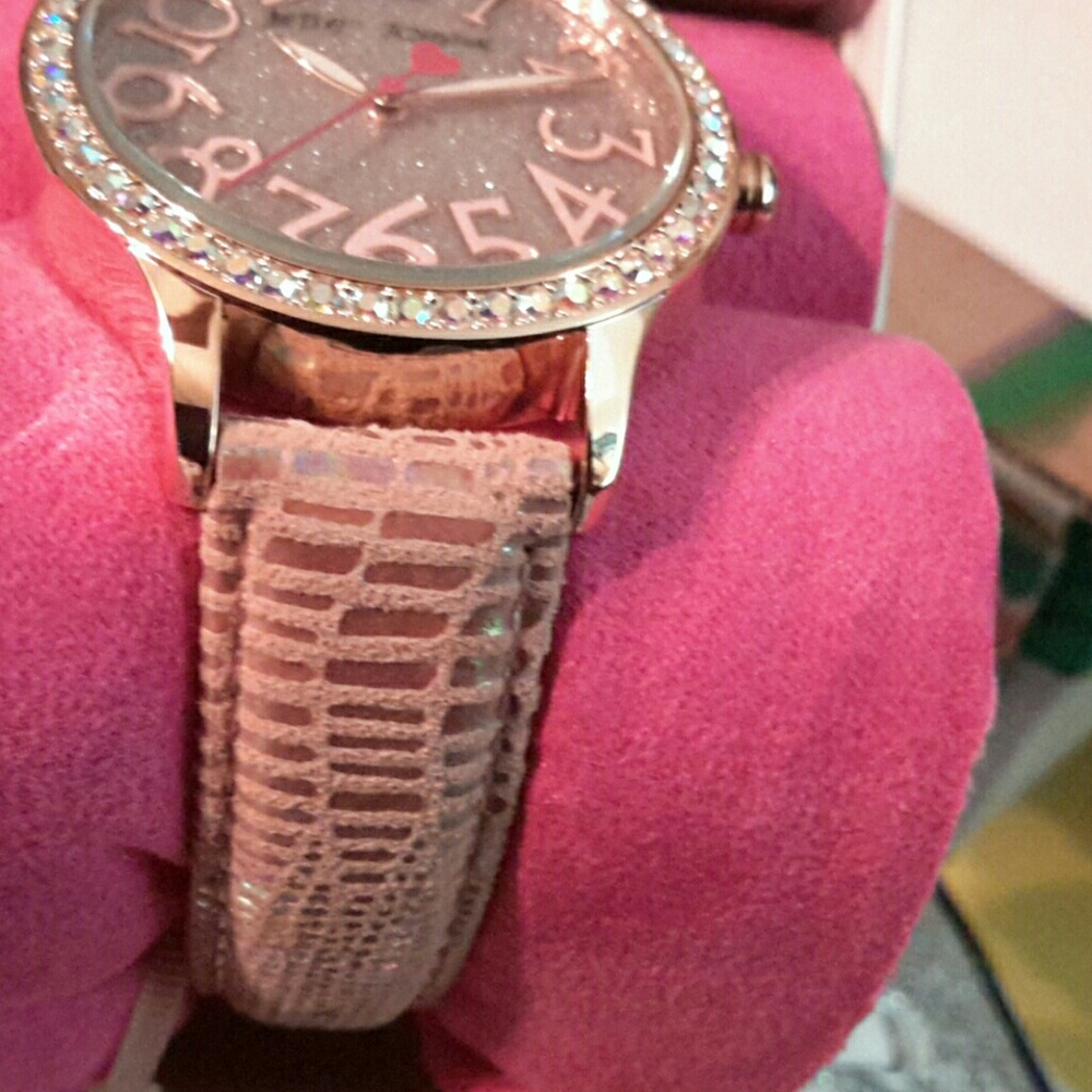 Betsey johnson watch glitter face pink numbers - Picture 3 of 6